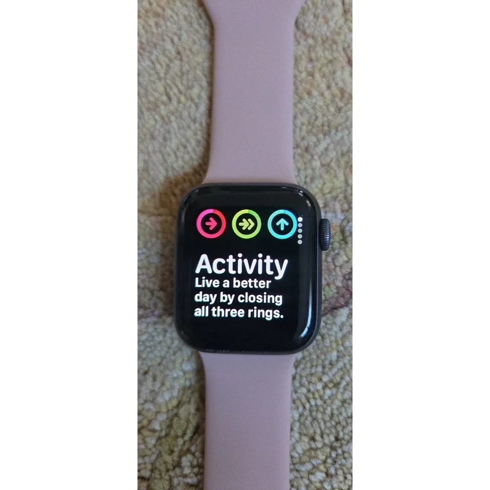 Apple Watch Series 4 Aluminum Case 16GB 40mm GPS Tracker Pink Silicone Band